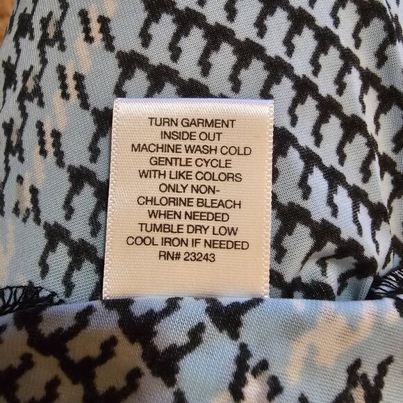 New York & Company Stretch Patterned Long Sleeve Blouse - Picture 9 of 9